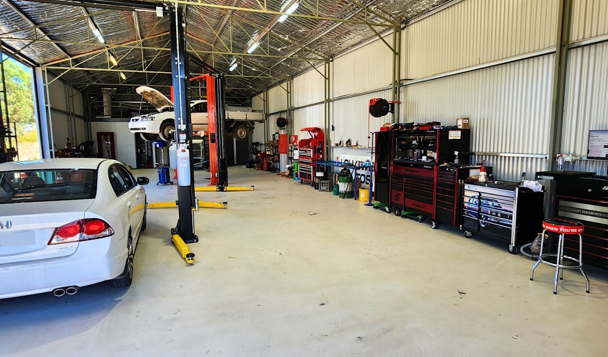 MD Auto Care workshop interior